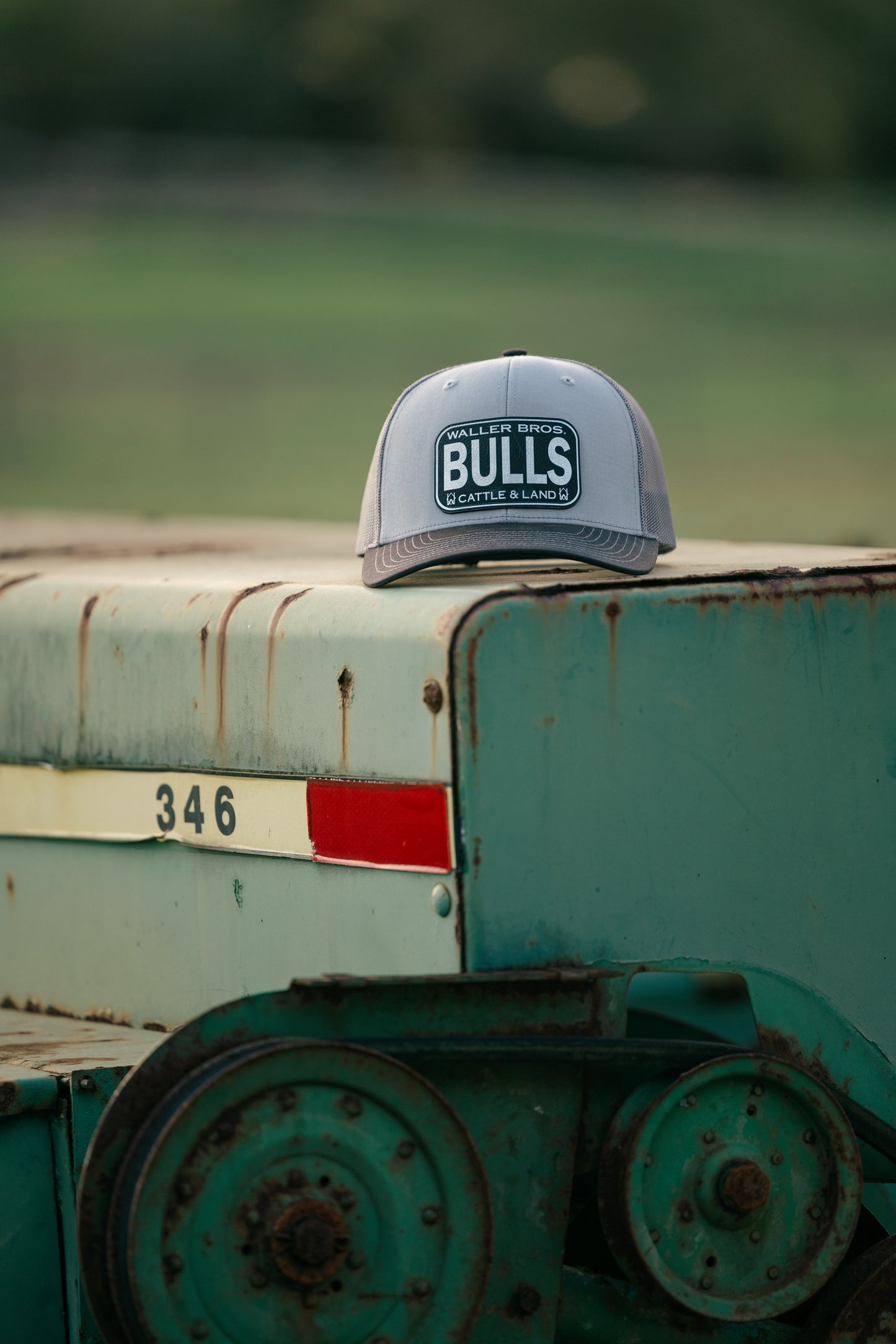 Waller Brothers Cattle & Land BULLS Richardson 6 Panel 112 Trucker Hat